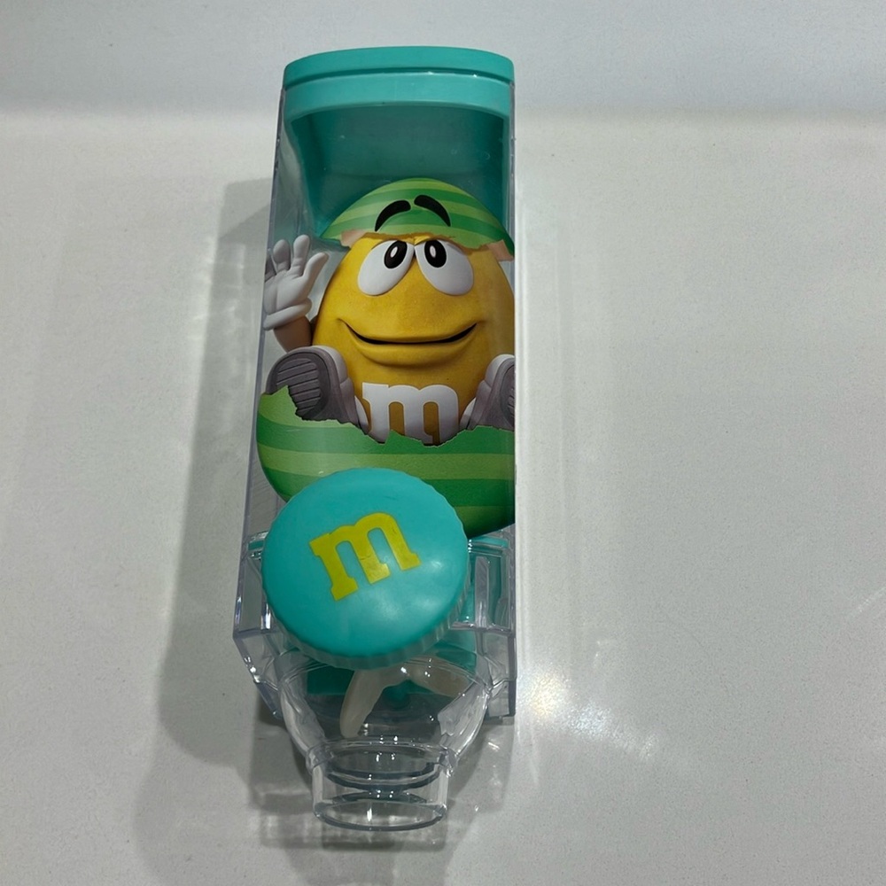M & M Plastic Dispenser